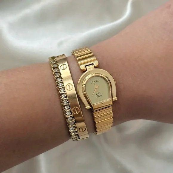 AUTHENTIC RARE VINTAGE GUCCI HORSESHOE GOLD WATCH - Picture 2 of 6